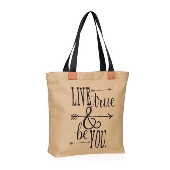 thirty-one Handbags - Thirty-One Wander Tote (Live True & Be You)